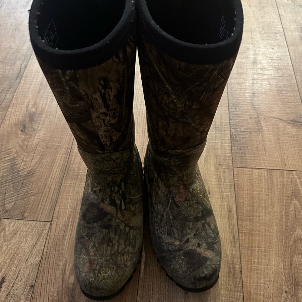 Size 11 Thinsulate Ultra 400 Camo Hunting Boots